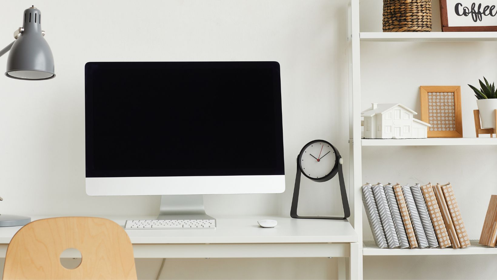 Proper Way To Place Pc Should I Put My PC on the Floor or Desk The Hake