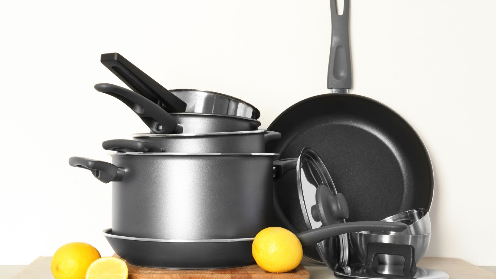 deane and white cookware